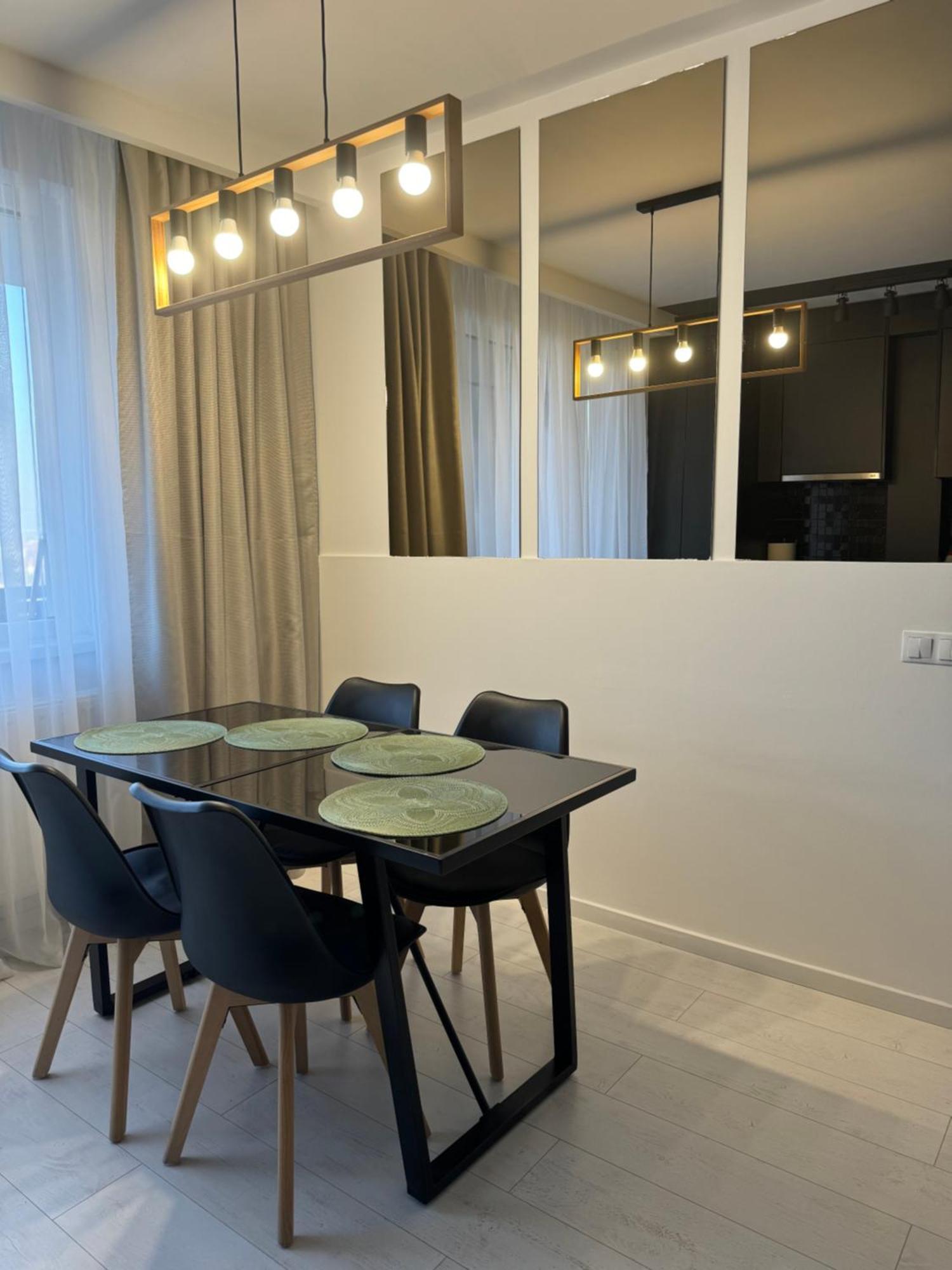 Apartament Black *