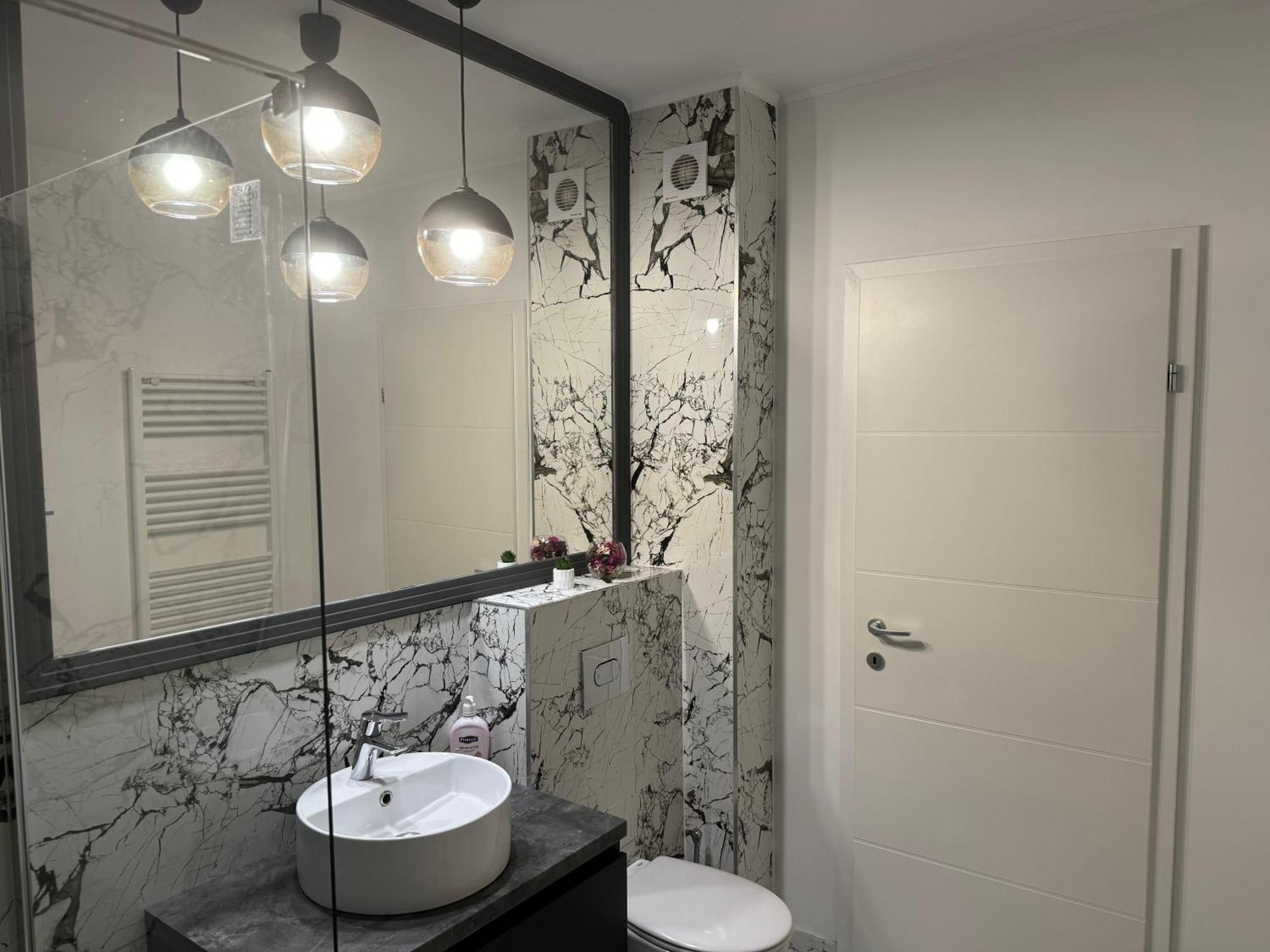 Black Apartament